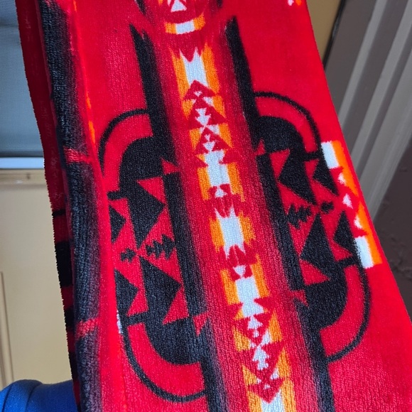 Red Patterned Scarf - Picture 5 of 6